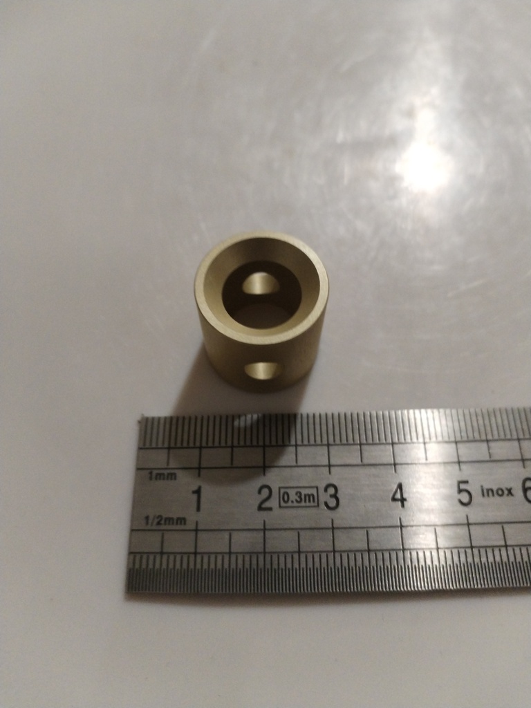 00.00.05.583 -- Manchon de fixation