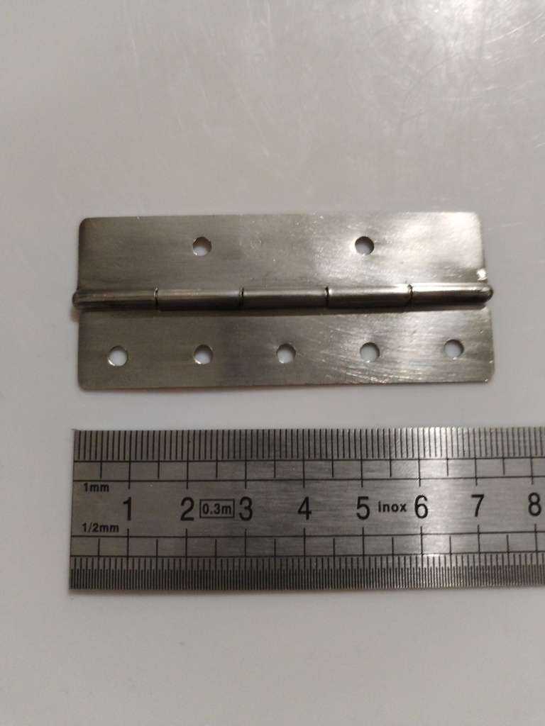 58.18.04.002 -- Charnière trappe d'huile