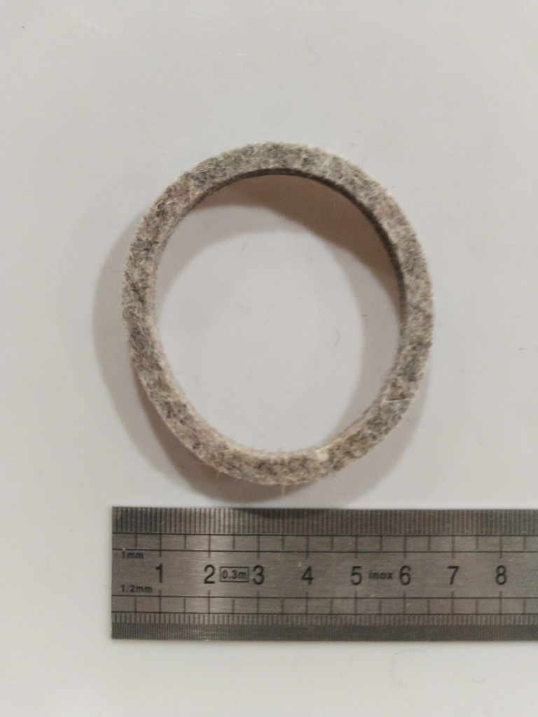 154-01300=MC154-01300 Grease felt/seal