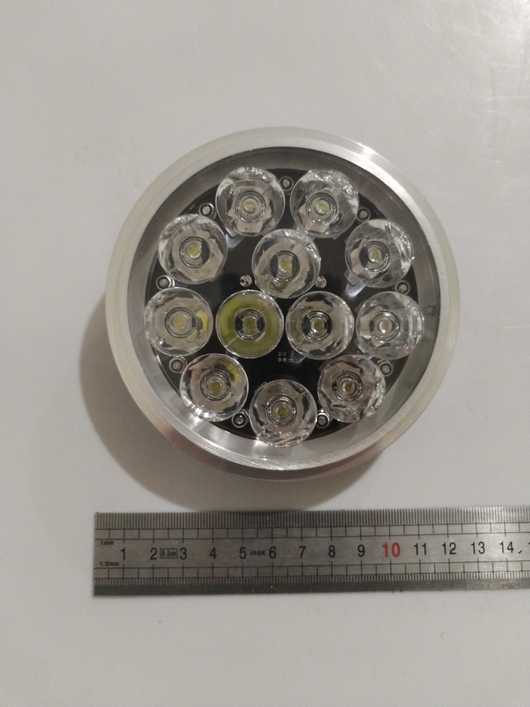 6490771 -- Landing light LED PAR36