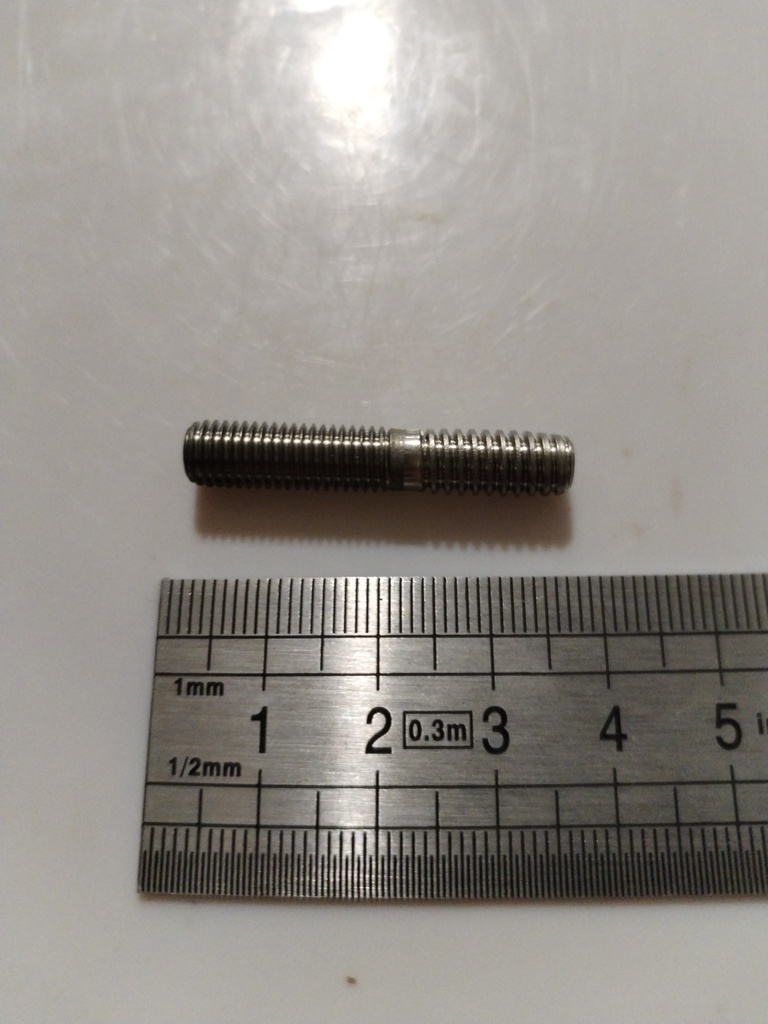 657985-1-38 exhaust stud continental