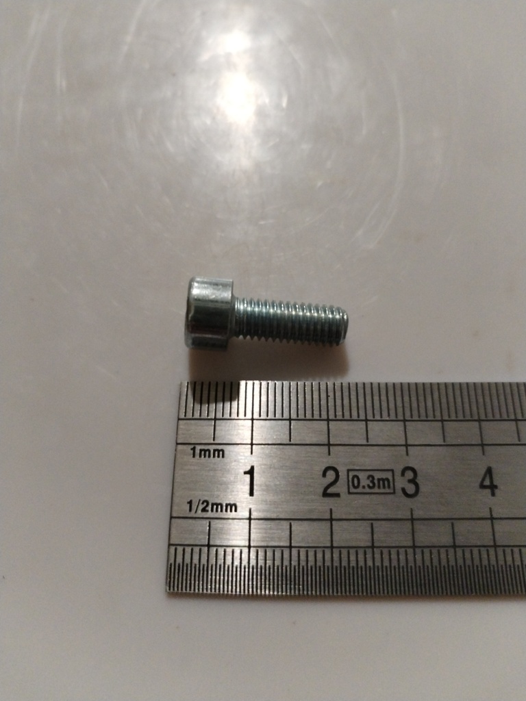 95.13.01.020 -- VIS BTR C 6X15*