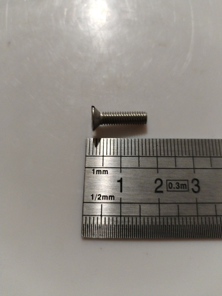 95.41.13.000 -- VIS METAUX FRAISEE 4X15