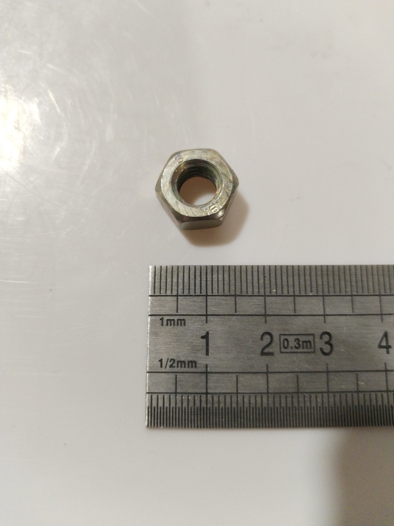 95.21.06.000 -- Écrou HM  D 8