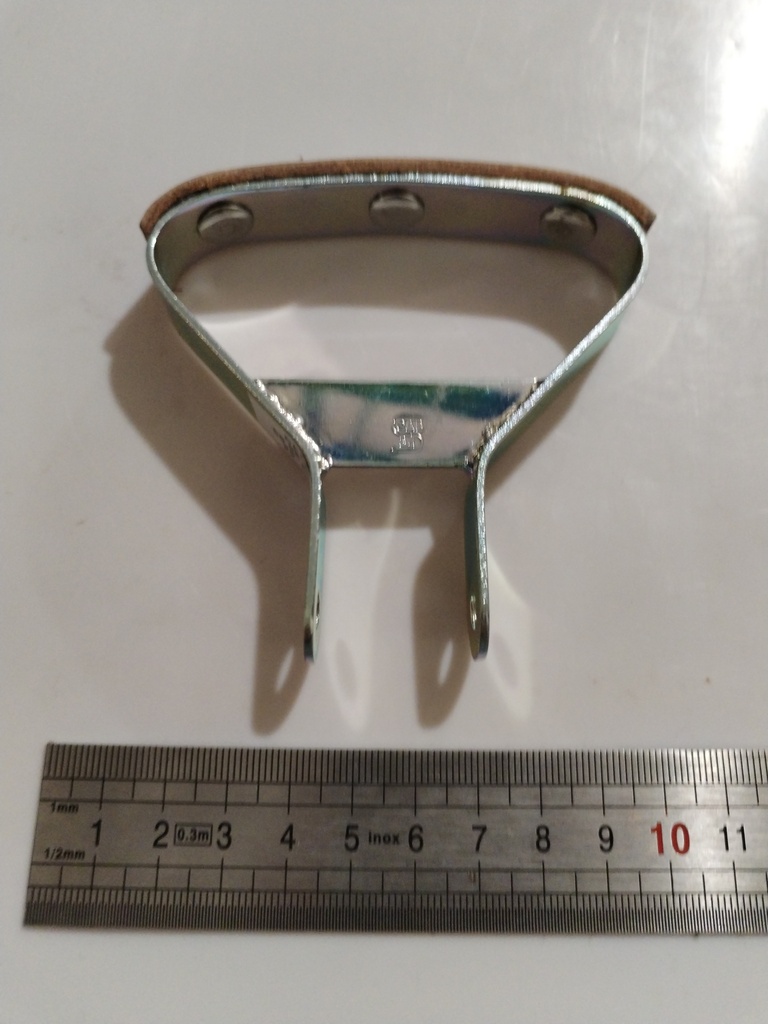 58.26.40.010 -- BUTEE CAPOT SUPERIEUR NM