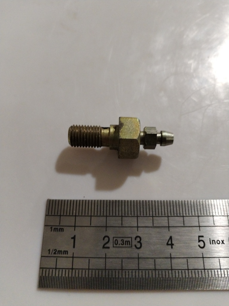 41.20.33.210 -- VIS DE PURGE  079-00300