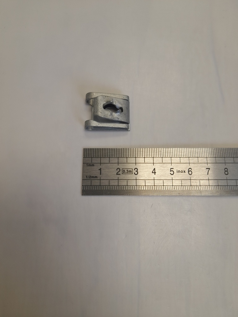 484-198 -- Receptacle