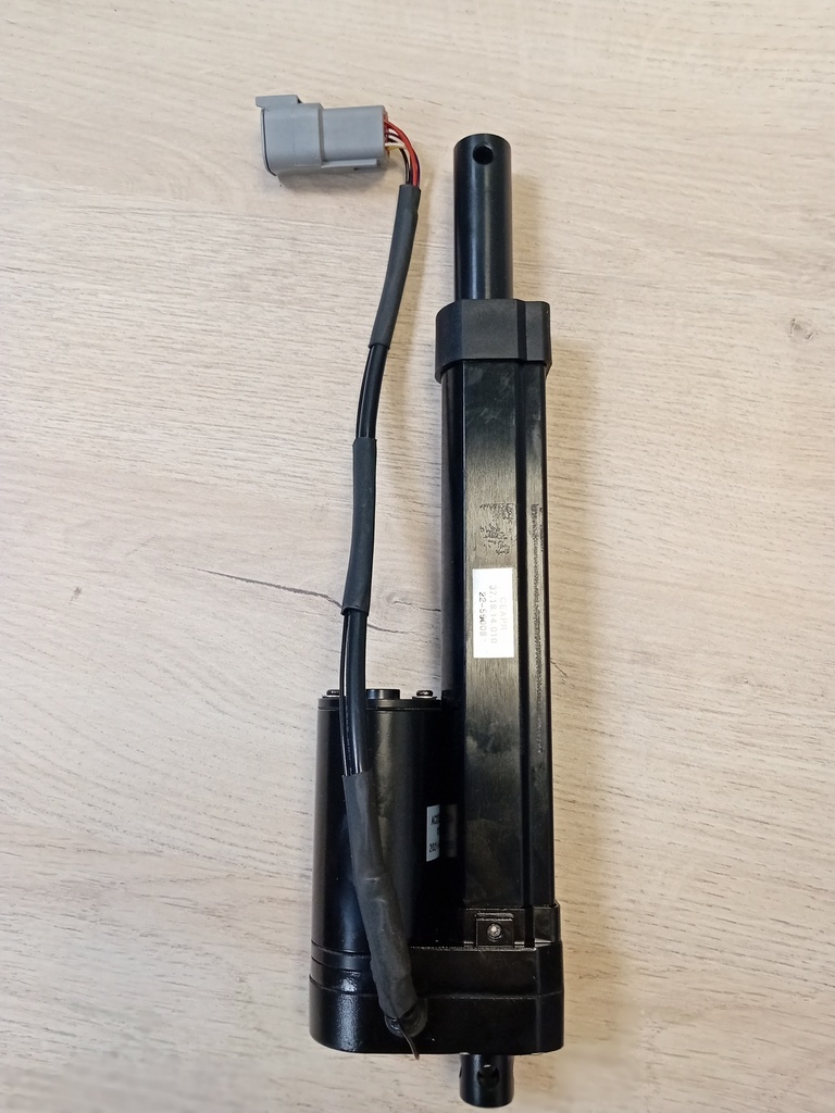 37.18.14.010 -- Vérin de trim