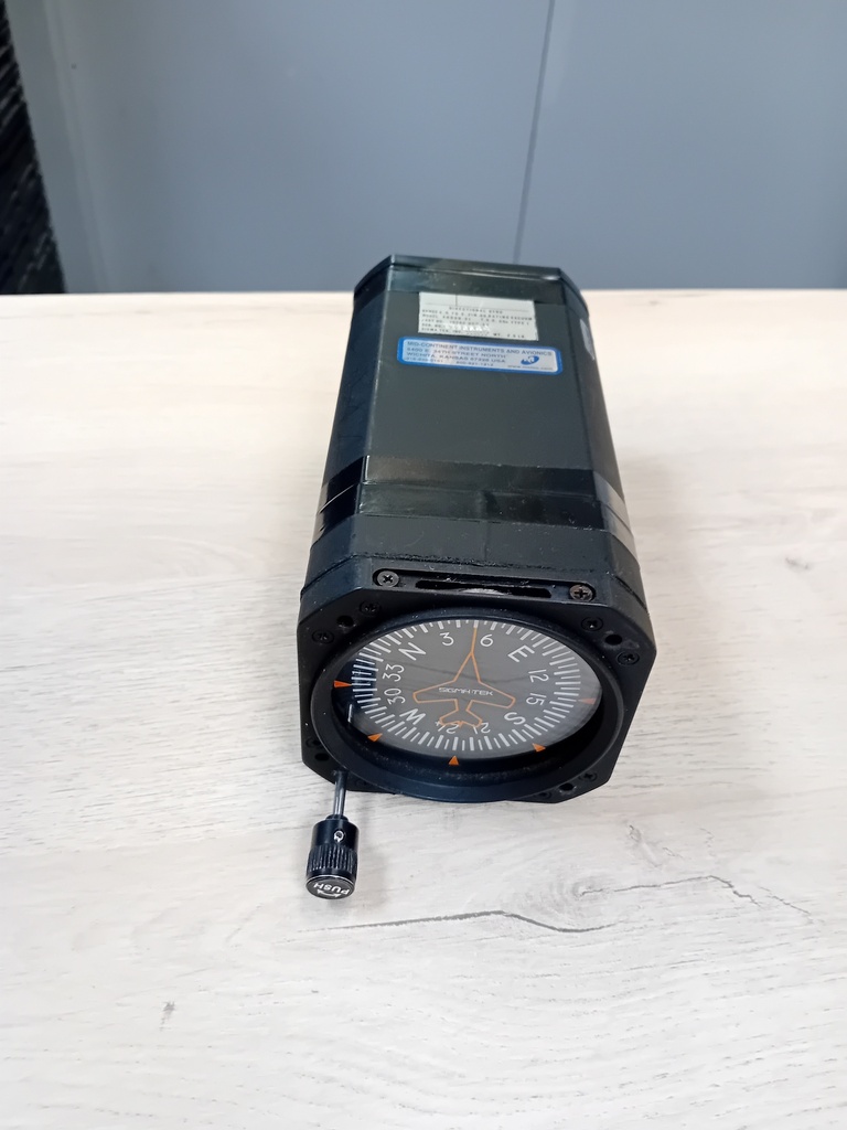 1U262-002-42 - Directionnal gyro + lighted