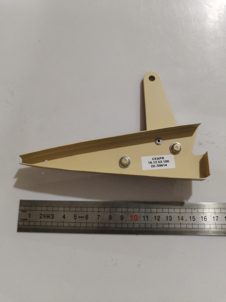 16.12.53.100 -- Nervure droite de voilet