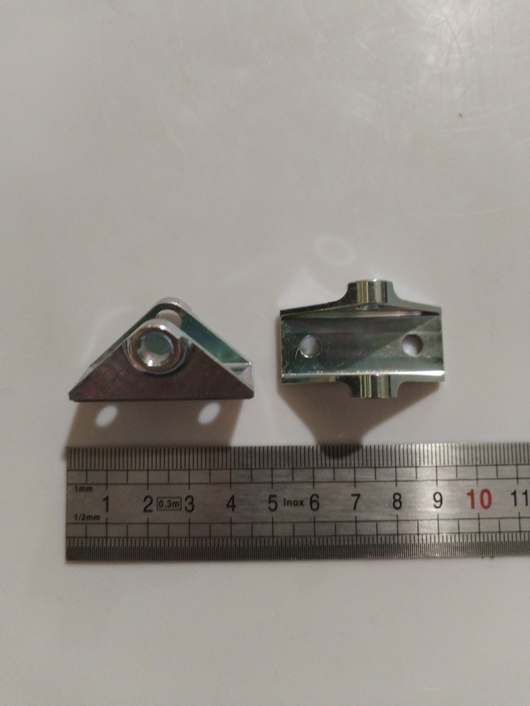 27.18.21.000 -- Charnière gouv fem