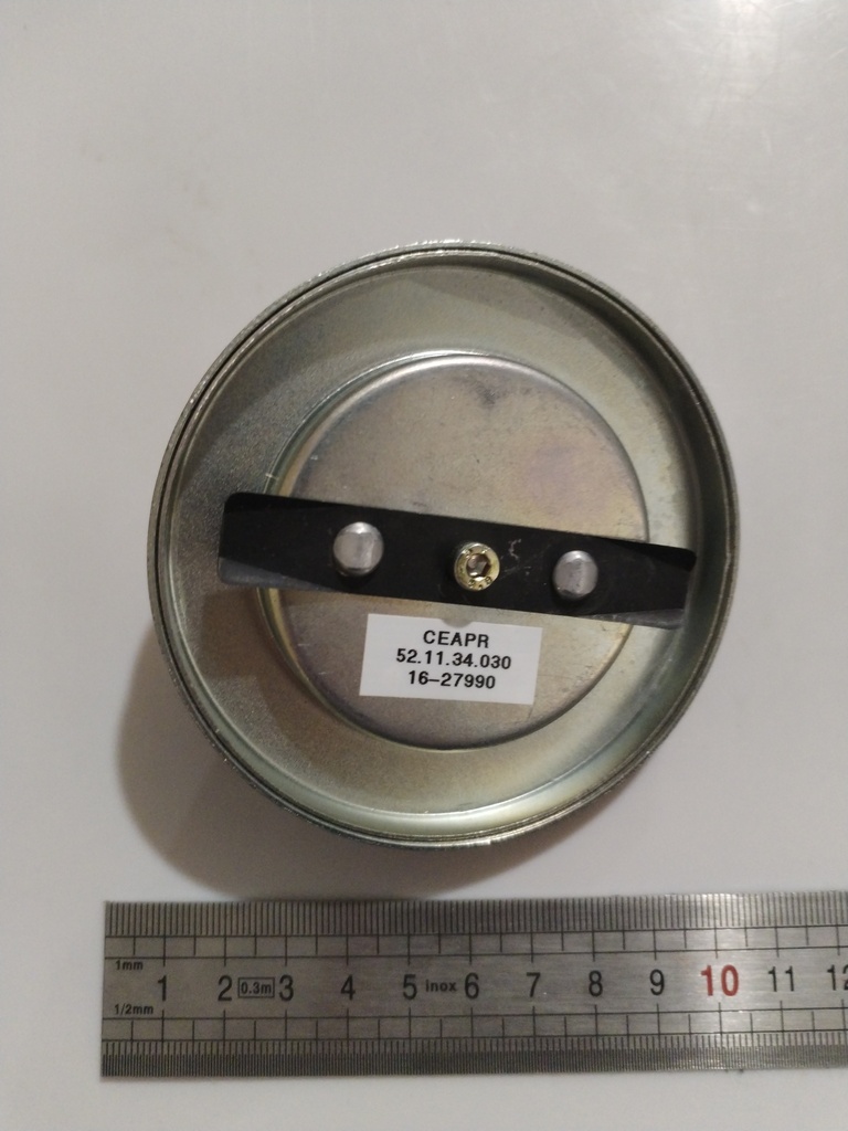 52.11.34.030 -- bouchon réservoir