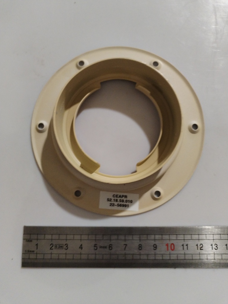 52.18.59.010 -- Embase de bouchon de remplissage