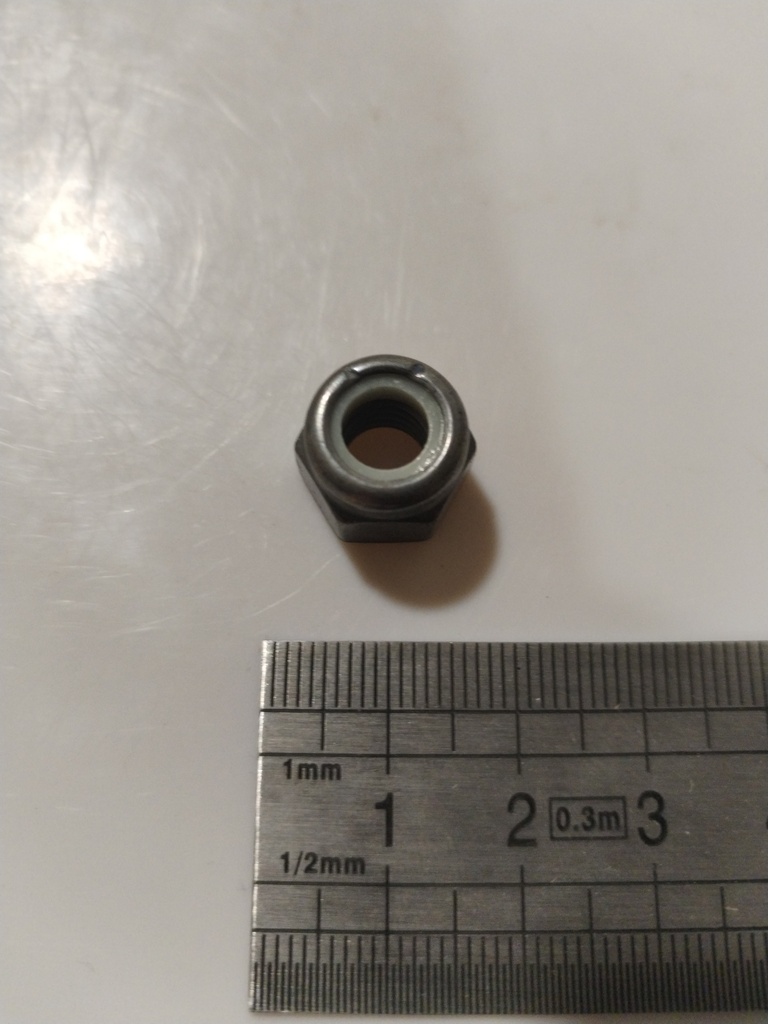 95.24.07.020 -- Écrou NYLSTOP M8P-10