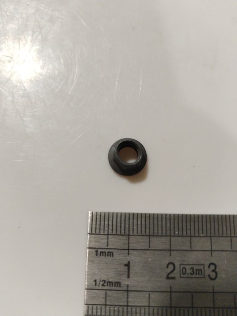 95.24.37.000 -- Écrou d=6