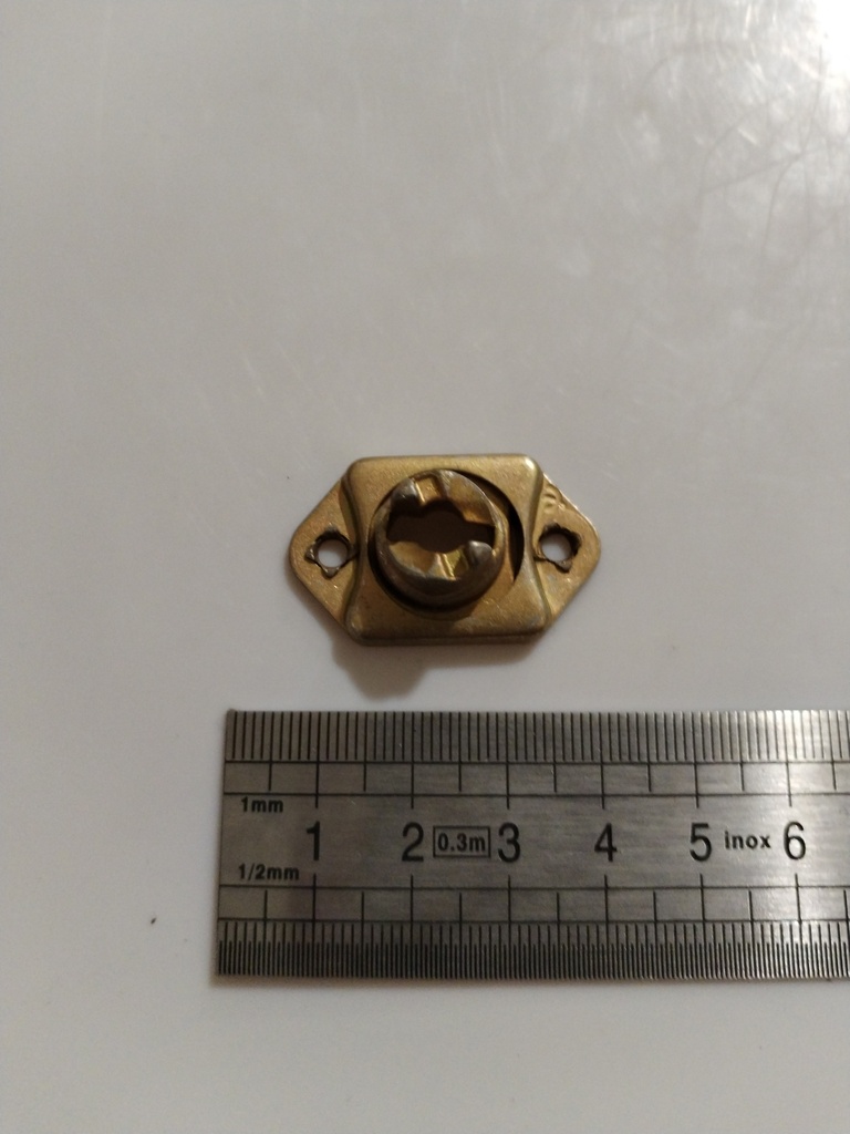 58.21.01.020 = 244-16 = S239-50 -- Réceptacle CAMLOC