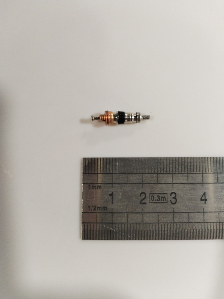 302DN = AN809-1 = 41.12.03.021 -- Valve core, obus de train