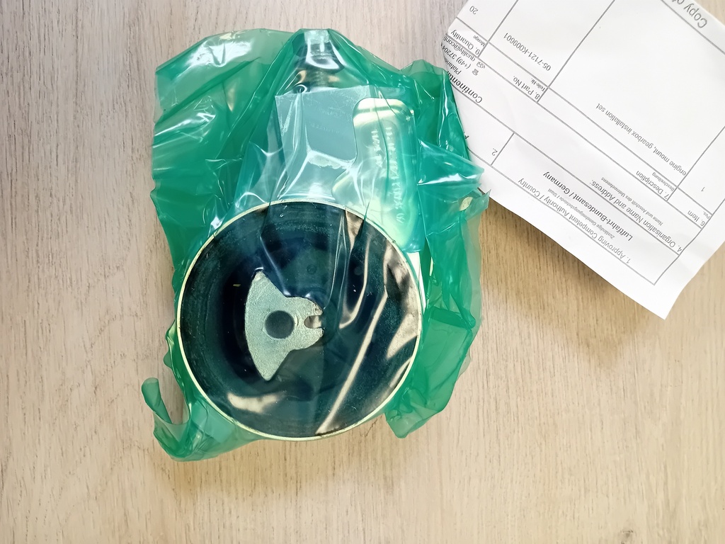 05-7121-K009601  -- Engine mount (gearbox, installation set)